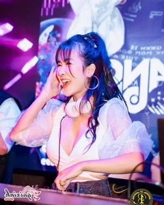 DJ Trang Moon: Blending High-Energy Beats with Sensational Summer Fashion - image 23