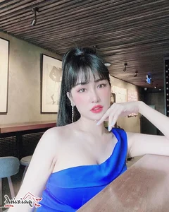DJ Trang Moon: Blending High-Energy Beats with Sensational Summer Fashion - image 2