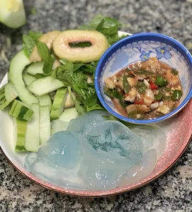Exploring Nuốc Xanh: The Unique Blue Jellyfish Sashimi of Hue - A Summer Delicacy - image 5