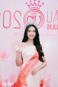 Runner-up Chau Anh: Promoting the Values of Discipline and National Pride - image 3