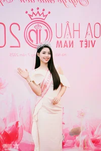 Runner-up Chau Anh: Promoting the Values of Discipline and National Pride - image 4