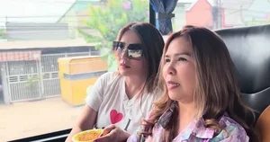 Trizzie Phuong Trinh Visits Dam Vinh Hung's Shop and Meets Icon Huong Lan - image 0