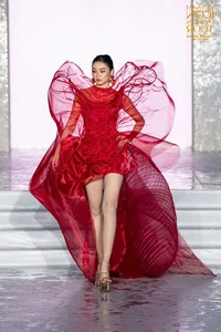 Hoang Minh Ha and Chau Bao Ngoc Nga Debut New Collections at Vietnam Icon Fashion Tour 2025 - image 6