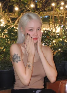 Singer Goes Viral After G-Dragon 'Likes' Her Post - image 5