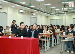 BTV Hanh Phuc and Journalist Truong Son Inspire Students at Creative Journalism Workshop - image 2