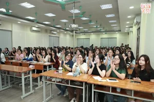 BTV Hanh Phuc and Journalist Truong Son Inspire Students at Creative Journalism Workshop - image 1