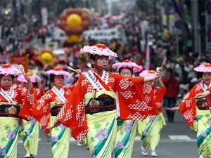 Experience Japan's 800-Year-Old Festival of Dancing with Rice Scoops - image 3