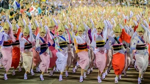 Experience Japan's 800-Year-Old Festival of Dancing with Rice Scoops - image 0