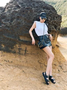 Phuong Oanh And Shark Binh Turn Heads With Stylish US Vacation Outfits - image 1