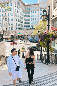 Phuong Oanh And Shark Binh Turn Heads With Stylish US Vacation Outfits - image 5