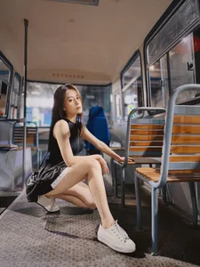 Phuong Oanh And Shark Binh Turn Heads With Stylish US Vacation Outfits - image 11