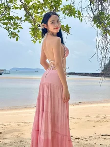 Famous Laotian Influencer in Vietnam Praised for Sophisticated Style - image 2