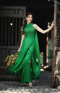 Khanh Van's Timeless Beauty Captured Through the Lens of Her Husband - image 4