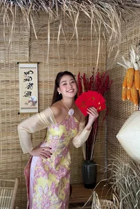 Khanh Van's Timeless Beauty Captured Through the Lens of Her Husband - image 7