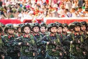 Who Is the Beautiful Girl Seen Chatting with General Phan Van Giang? - image 7