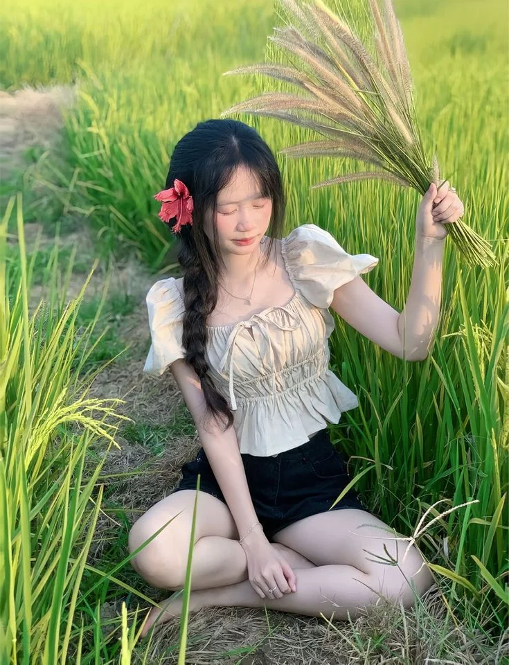Rustic Beauty Gallery: 334+ Charming Images of Countryside Girls