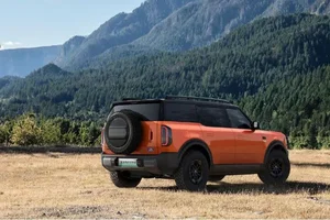 New All-Electric Ford Bronco Debuts with 271 HP, Starting at $1.7 Billion VND - image 2