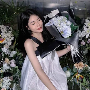 Meet Chu Hong Nghi: The Stunning and Fashionable Girlfriend of U23 Vietnam Footballer Nguyen Quoc Viet - image 1