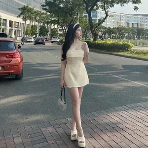 Meet Chu Hong Nghi: The Stunning and Fashionable Girlfriend of U23 Vietnam Footballer Nguyen Quoc Viet - image 4