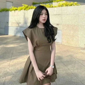 Meet Chu Hong Nghi: The Stunning and Fashionable Girlfriend of U23 Vietnam Footballer Nguyen Quoc Viet - image 2