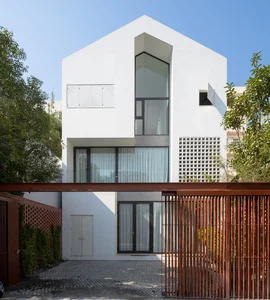 Stunning Vietnamese Tube House in Quang Ninh Featured in Prestigious US Media - image 2