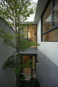 Khanh House: A Beautiful Two Story Japanese Zen Style Home - image 5
