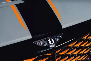 Inside the Bentley Batur Convertible: Ultimate W12 Luxury and Design Excellence - image 8
