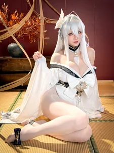 Hoshilily Azur Lane Cosplay: Xing Zhi Chi Chi Portrays Bai Feng in 60-Page Set - image 16