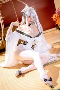 Hoshilily Azur Lane Cosplay: Xing Zhi Chi Chi Portrays Bai Feng in 60-Page Set - image 3