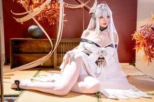 Hoshilily Azur Lane Cosplay: Xing Zhi Chi Chi Portrays Bai Feng in 60-Page Set - image 4
