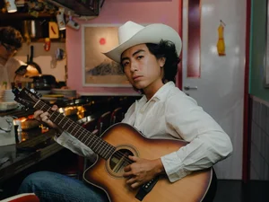 The Rising Star: Son of Vietnam’s 'Screen Queen' Captivates with Romantic Charm - image 2
