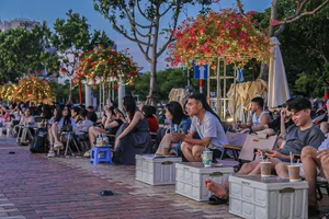 Da Nang Youth Embrace Early Morning Coffee and Han River Sunrises - image 1
