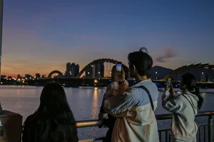 Da Nang Youth Embrace Early Morning Coffee and Han River Sunrises - image 7