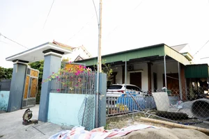 Vietnamese Football Stars Build Luxurious Mansions for Their Parents - image 6