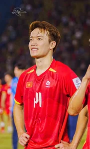 Vietnamese Football Stars Build Luxurious Mansions for Their Parents - image 4