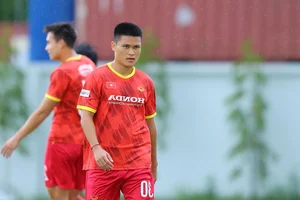 Vietnamese Football Stars Build Luxurious Mansions for Their Parents - image 3