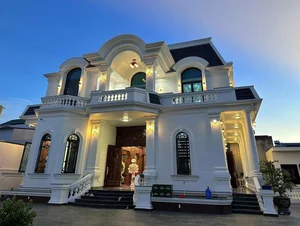 Vietnamese Football Stars Build Luxurious Mansions for Their Parents - image 10