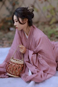 Modern Aesthetic Mastery: YiTuYu Art Language Vol.7234 Featuring Han - image 11