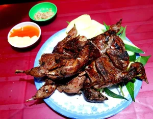 6 Must-Try Budget-Friendly Street Foods in Phu Yen That You Will Love - image 4