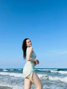 The Last Wife Actress Captivates Fans with Her Stunning and Curvaceous Figure - image 5