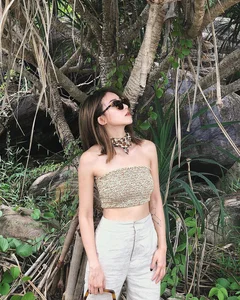 Trendy Crop Top Outfits: 688+ Fashion Inspirations for a Chic Look - image 9