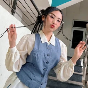 Folk Singer Phuong My Chi Debuts Bold Japanese-Style Hime Haircut - image 2