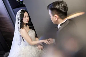 Stunning Wedding Photos of Miss Ethnic Vietnam Nông Thúy Hằng: A Celebration of Love and Elegance - image 7