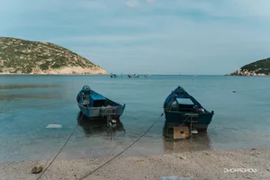 Bãi Thùng: Discover the Pristine Coastal Beauty Perfect for Beach Camping - image 4
