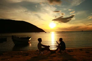 Bãi Thùng: Discover the Pristine Coastal Beauty Perfect for Beach Camping - image 7