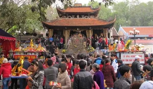 Ensuring Order and Tradition: Strict Monitoring of Huong Pagoda and Tran Temple Festivals - image 3