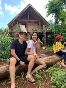 H’Hen Nie Shares Hilarious Behind-the-Scenes Photos of Her Partner - image 4
