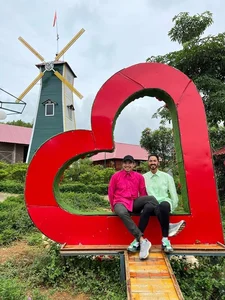 H’Hen Nie Shares Hilarious Behind-the-Scenes Photos of Her Partner - image 1