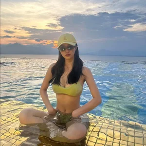 Vietnamese Star Praised by Thai Media Sparks Pregnancy Rumors Over Modest Outfits - image 9