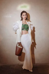 Vietnamese Star Praised by Thai Media Sparks Pregnancy Rumors Over Modest Outfits - image 10